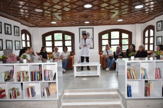 Zübeyde Hanım Kadın Eğitim ve Sosyal Tesisi’nde bulaşıcı hastalıklardan korunma yöntemleri konuşuldu