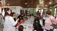 Kepez’de anne ve çocuklar renkli mum atölyesinde buluştu