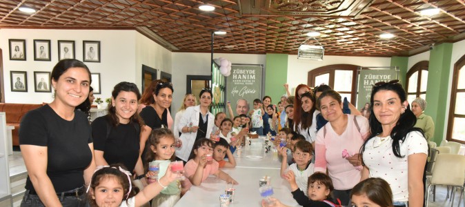 Kepez’de anne ve çocuklar renkli mum atölyesinde buluştu