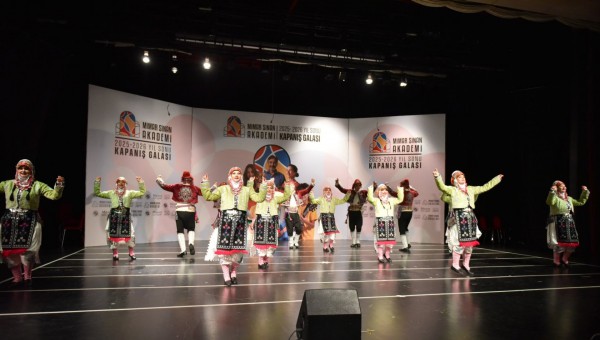 Mimar Sinan Akademi’den yılsonuna özel sanat performansı 