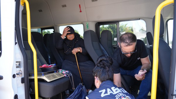 Kepez’de dilencilere zabıta operasyonu 