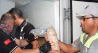 Kepez’de gıda deposuna denetim: 152 kilo et ve 20 bidon turşuya el konuldu