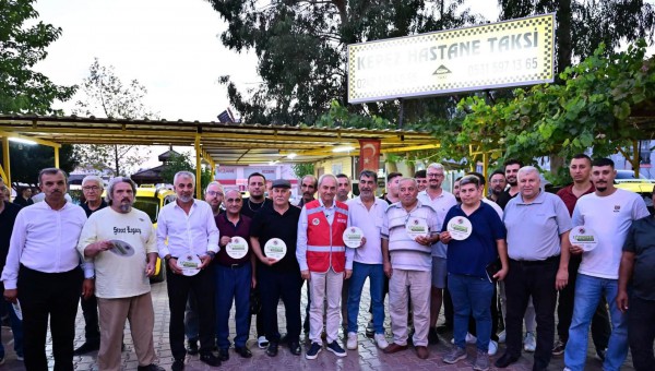 Kepez’in dört bir yanında “Temizlik Kirletmemektir” seferberliği 