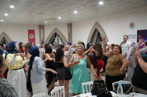 Kepez’de Kadınlar Matinesi ile  eğlence dolu buluşma