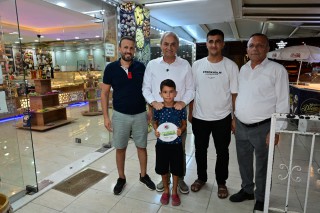 ”Temiz Kepez” İçin El Ele:  Başkan Kocagöz Şafak Esnafıyla Omuz Omuza!