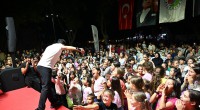 Sahne Kepez ile çocukların neşesi Yeni Mahalle'de