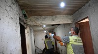 Kepez’de çöp ev operasyonu: 6 kamyon çöp çıktı