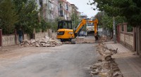 Kepez’de yollarla birlikte kaldırımlar da yenileniyor