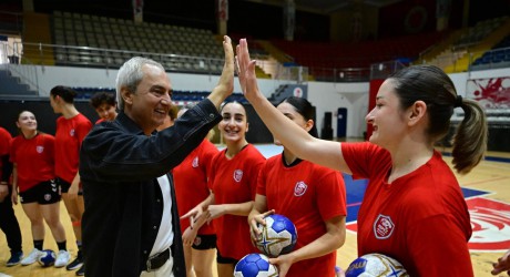 Kepez’in sultanlarından gururlandıran galibiyet