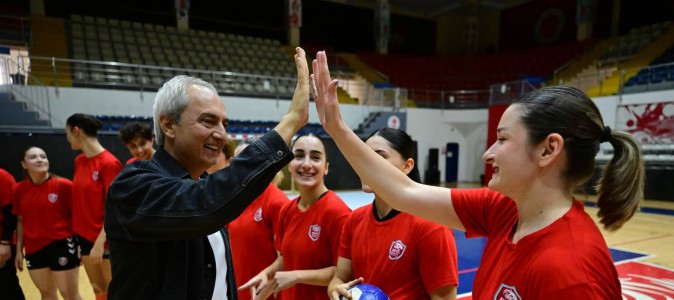 Kepez’in sultanlarından gururlandıran galibiyet