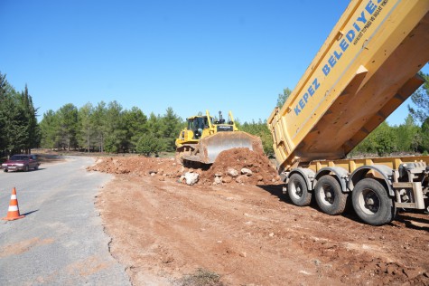 Kepez’de güvenli ulaşım için Aktoprak’ta yol düzenlemesi