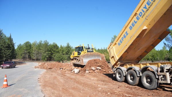 Kepez’de güvenli ulaşım için Aktoprak’ta yol düzenlemesi 