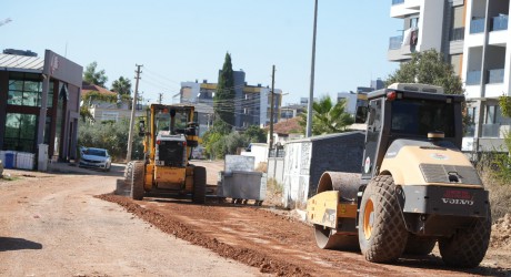 Altınova Orta Mahallesi’nde yollar yenileniyor