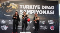 Motosiklet Tutkunları Kepez'e akın etti: Türkiye Drag Şampiyonası'nın Şampiyonları Kürsüde